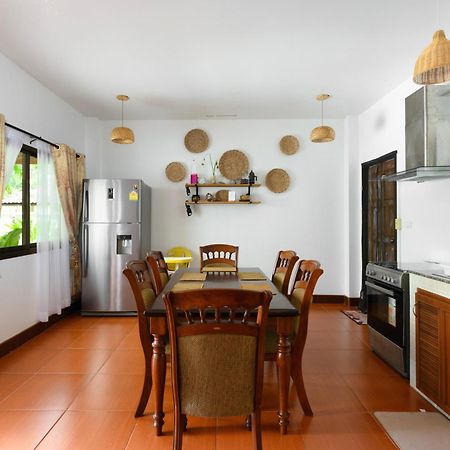 Beachfront Pool Villa Pantai Kamala Bagian luar foto
