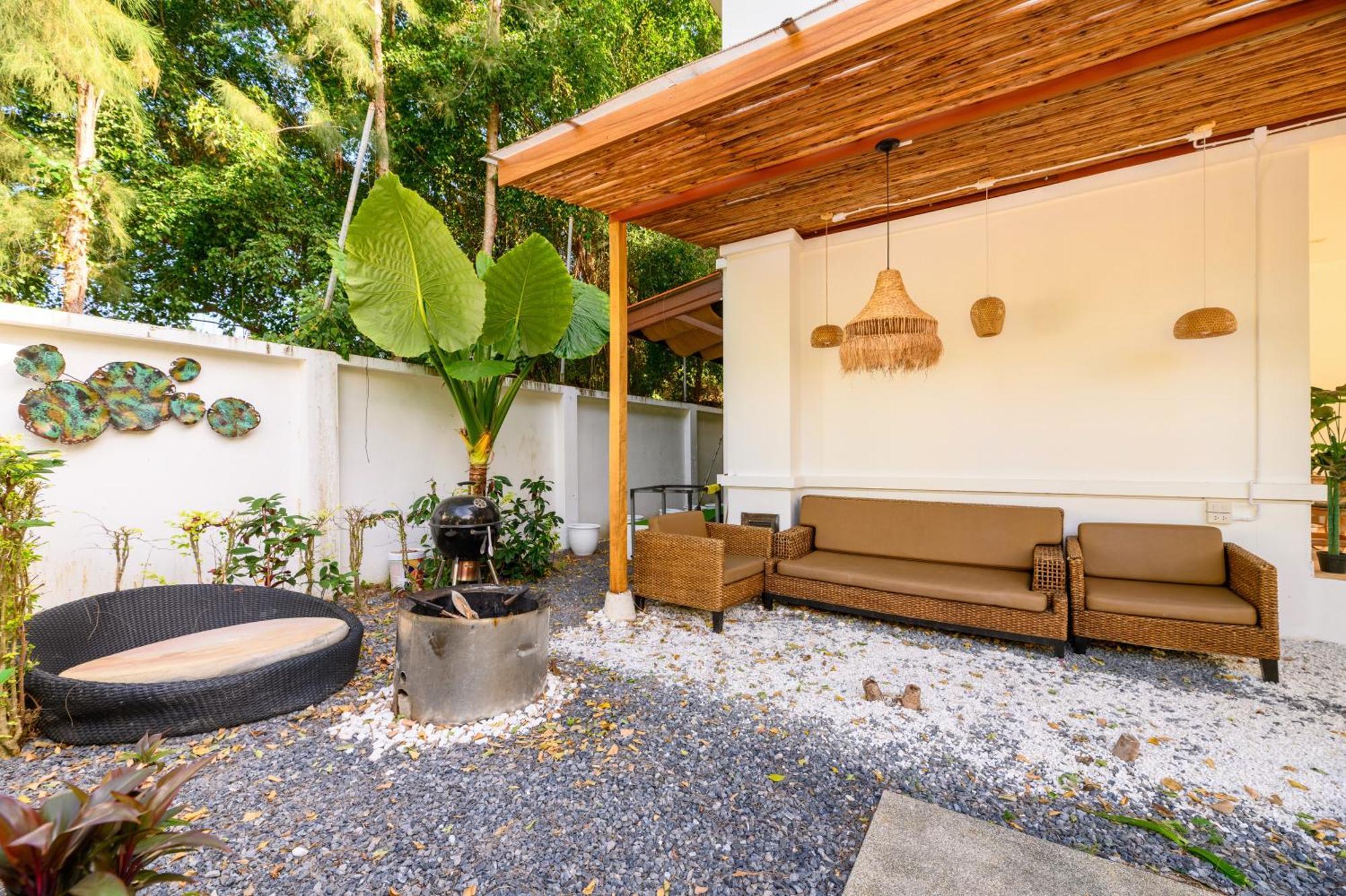 Beachfront Pool Villa Pantai Kamala Bagian luar foto