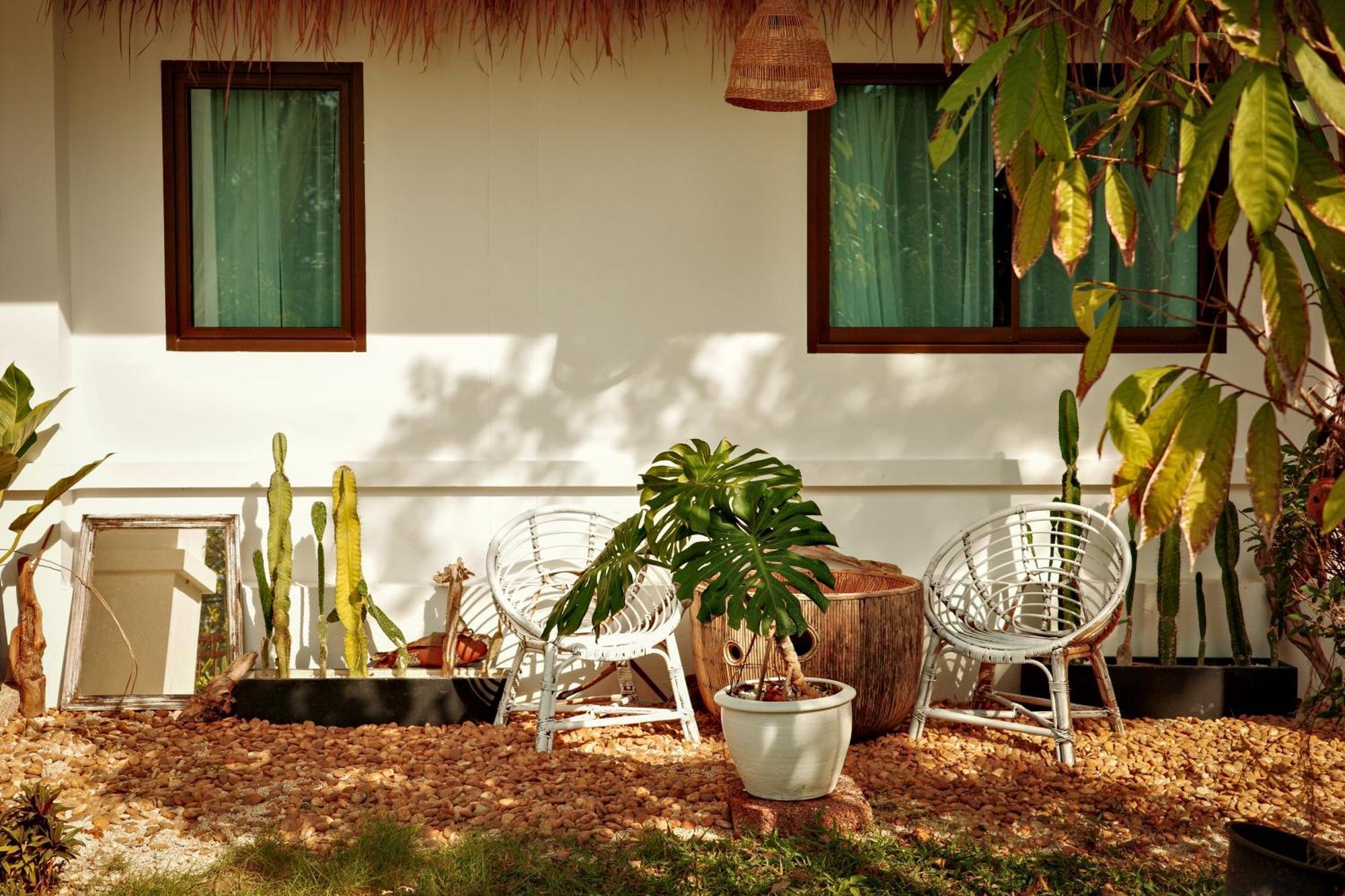 Beachfront Pool Villa Pantai Kamala Bagian luar foto