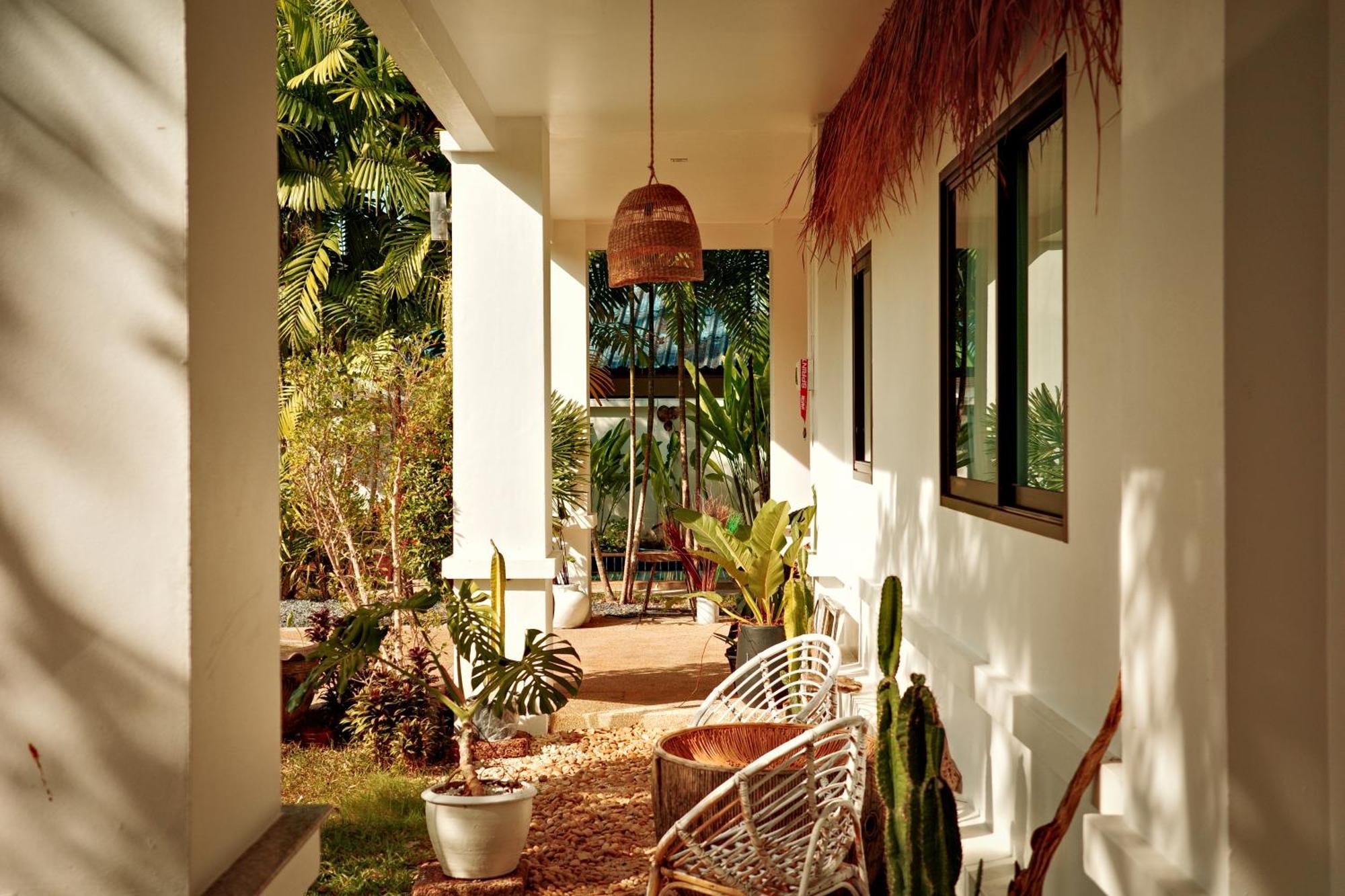 Beachfront Pool Villa Pantai Kamala Bagian luar foto