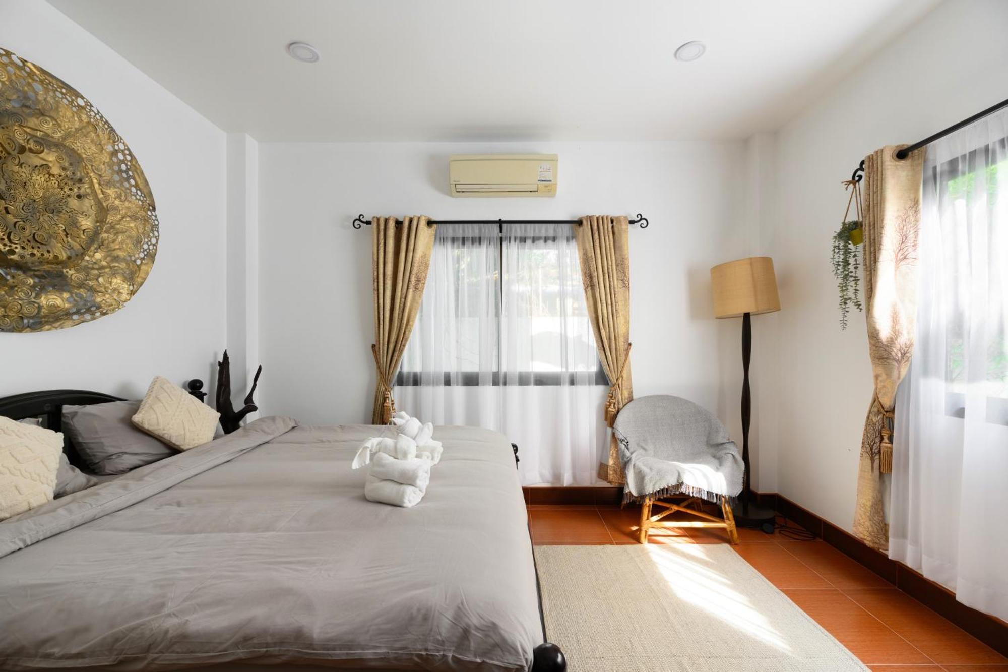 Beachfront Pool Villa Pantai Kamala Bagian luar foto