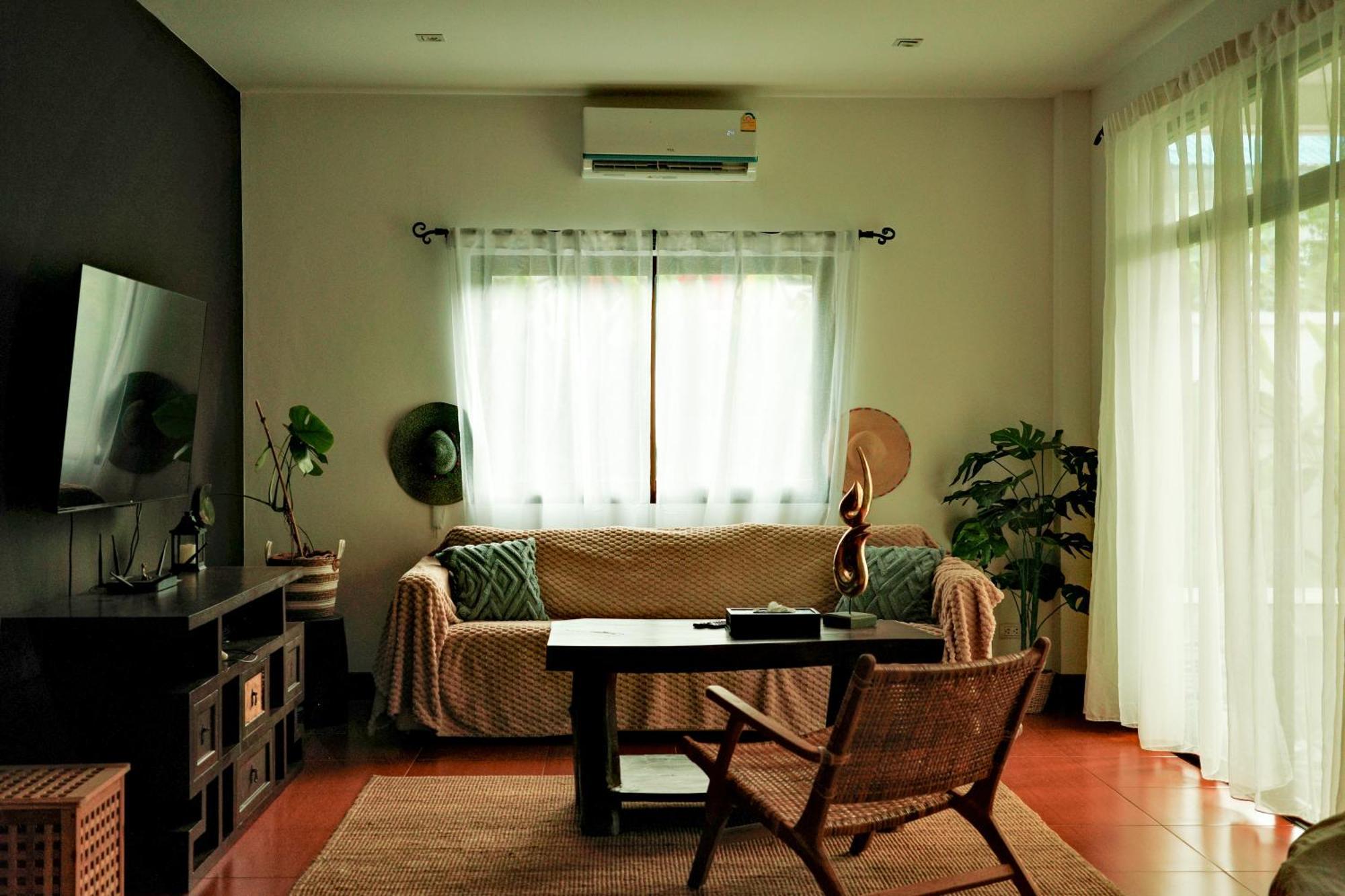 Beachfront Pool Villa Pantai Kamala Bagian luar foto