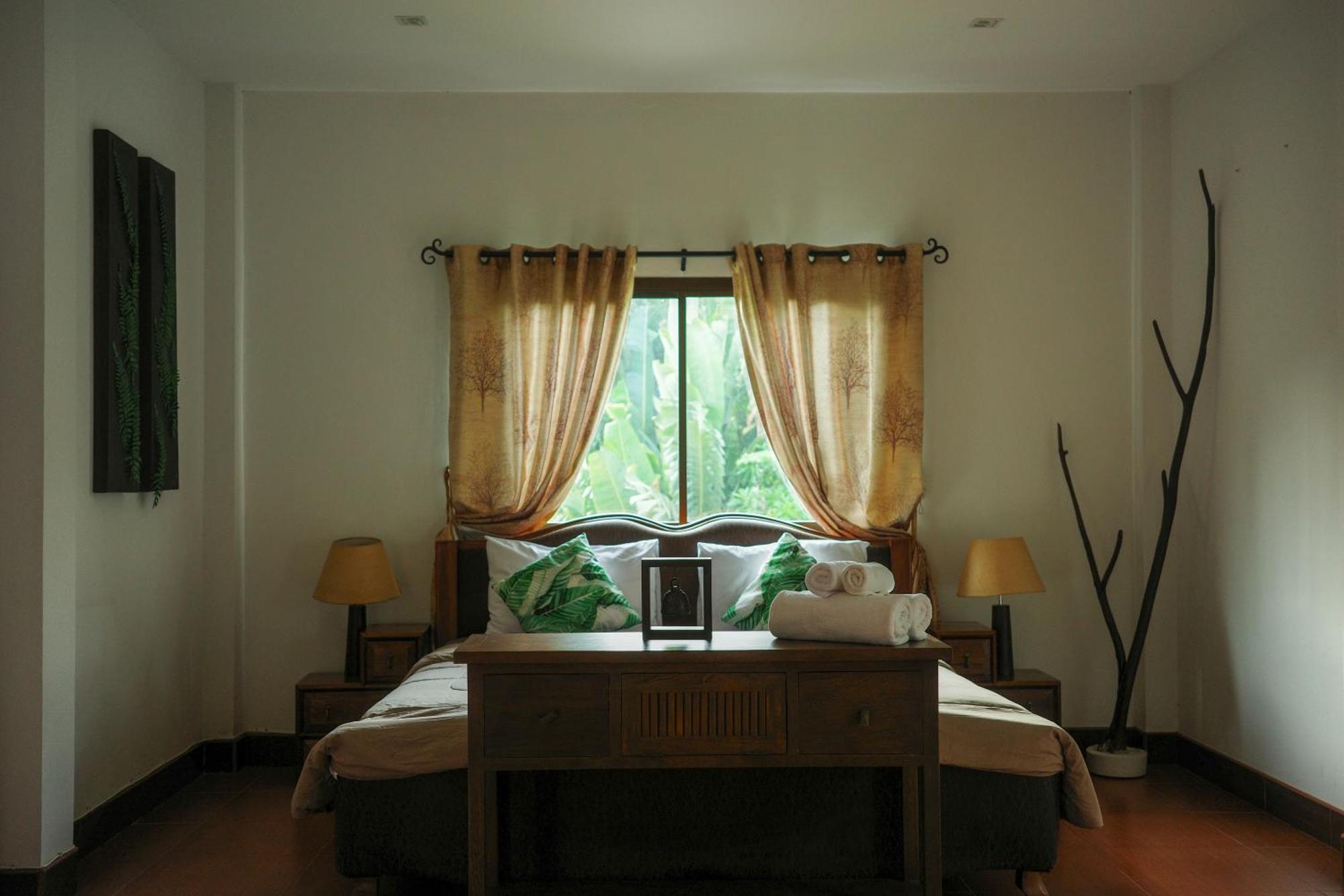 Beachfront Pool Villa Pantai Kamala Bagian luar foto