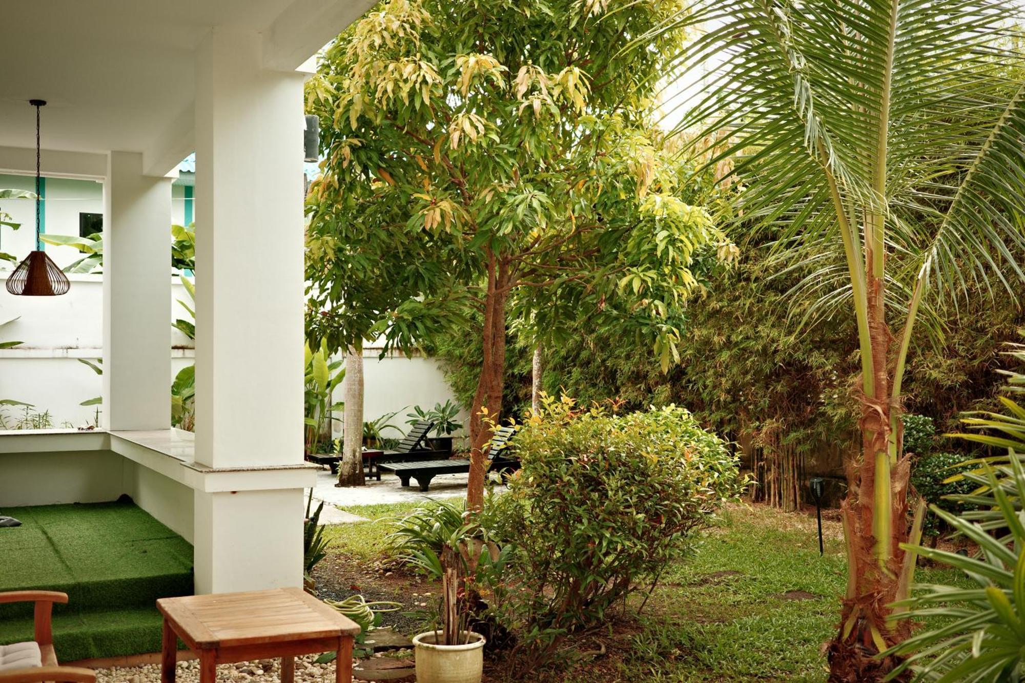 Beachfront Pool Villa Pantai Kamala Bagian luar foto