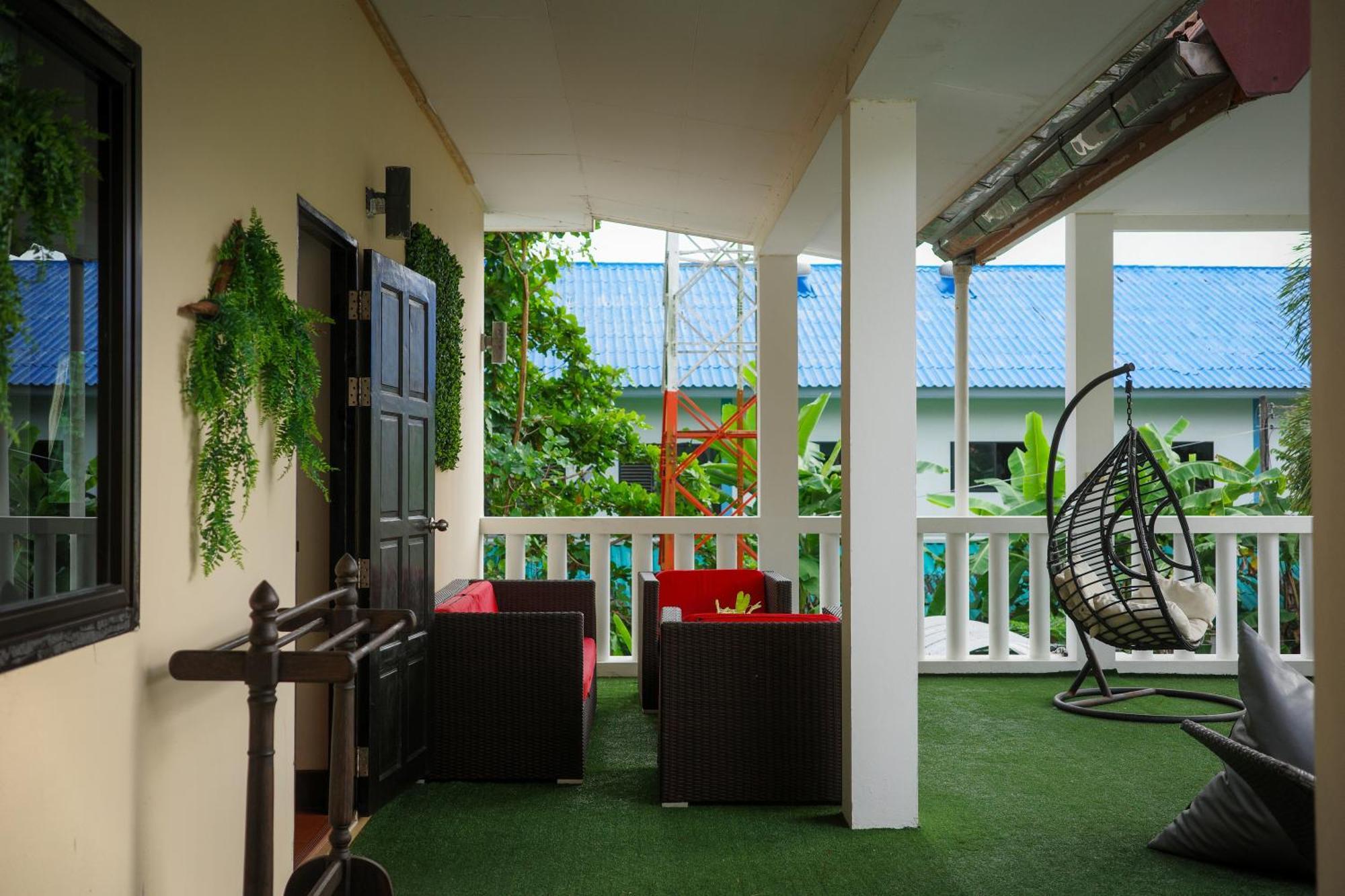 Beachfront Pool Villa Pantai Kamala Bagian luar foto