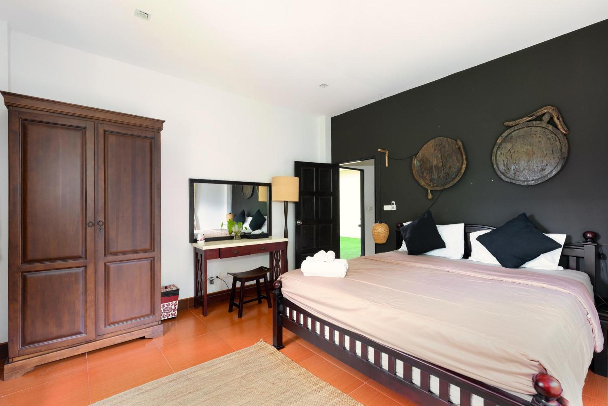 Beachfront Pool Villa Pantai Kamala Bagian luar foto
