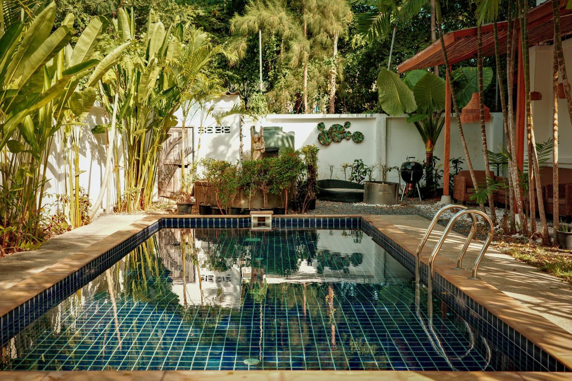 Beachfront Pool Villa Pantai Kamala Bagian luar foto