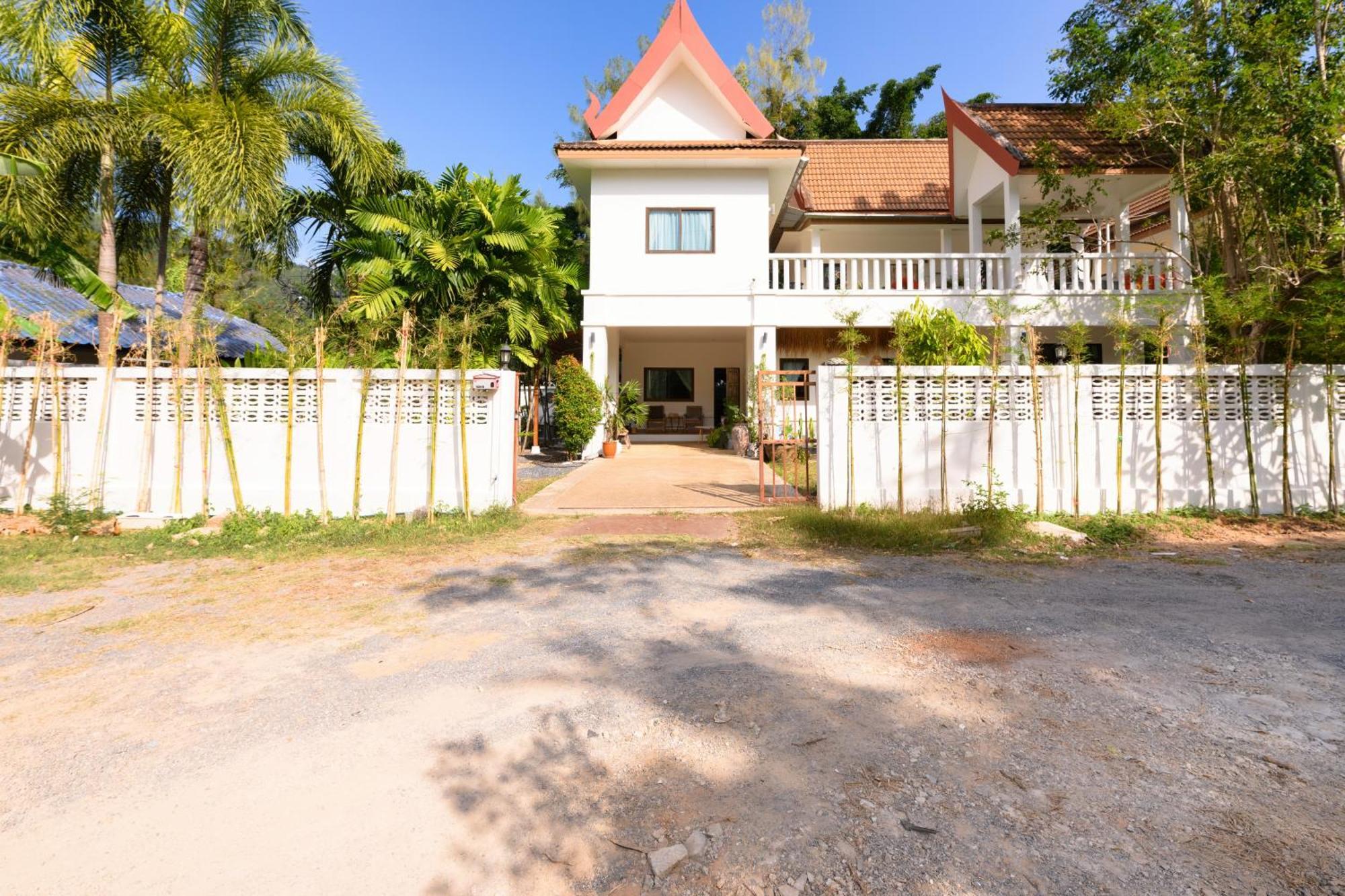 Beachfront Pool Villa Pantai Kamala Bagian luar foto